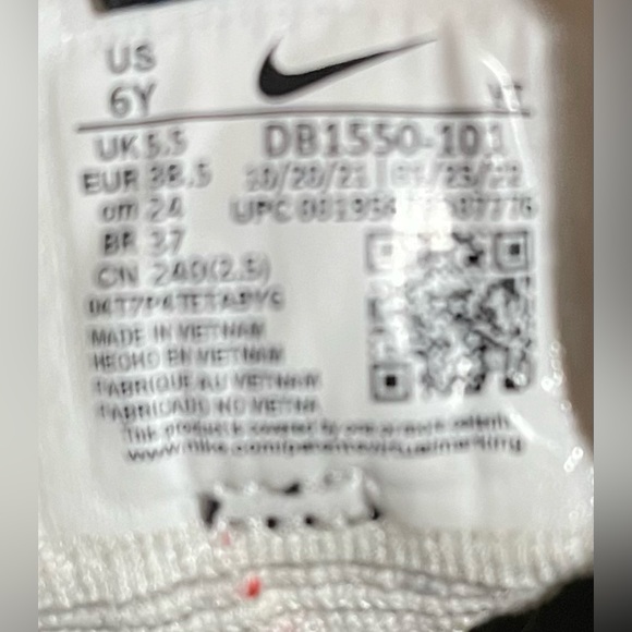 BRAND NEW NIKE VAPORMAX 2021 - Picture 7 of 7